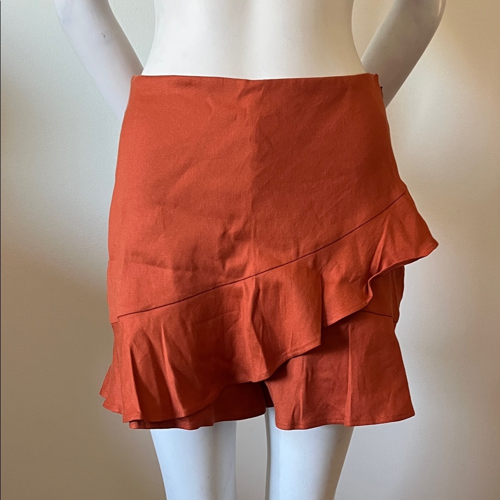 Express Elegant  Ruffle Skort - Picture 2 of 11